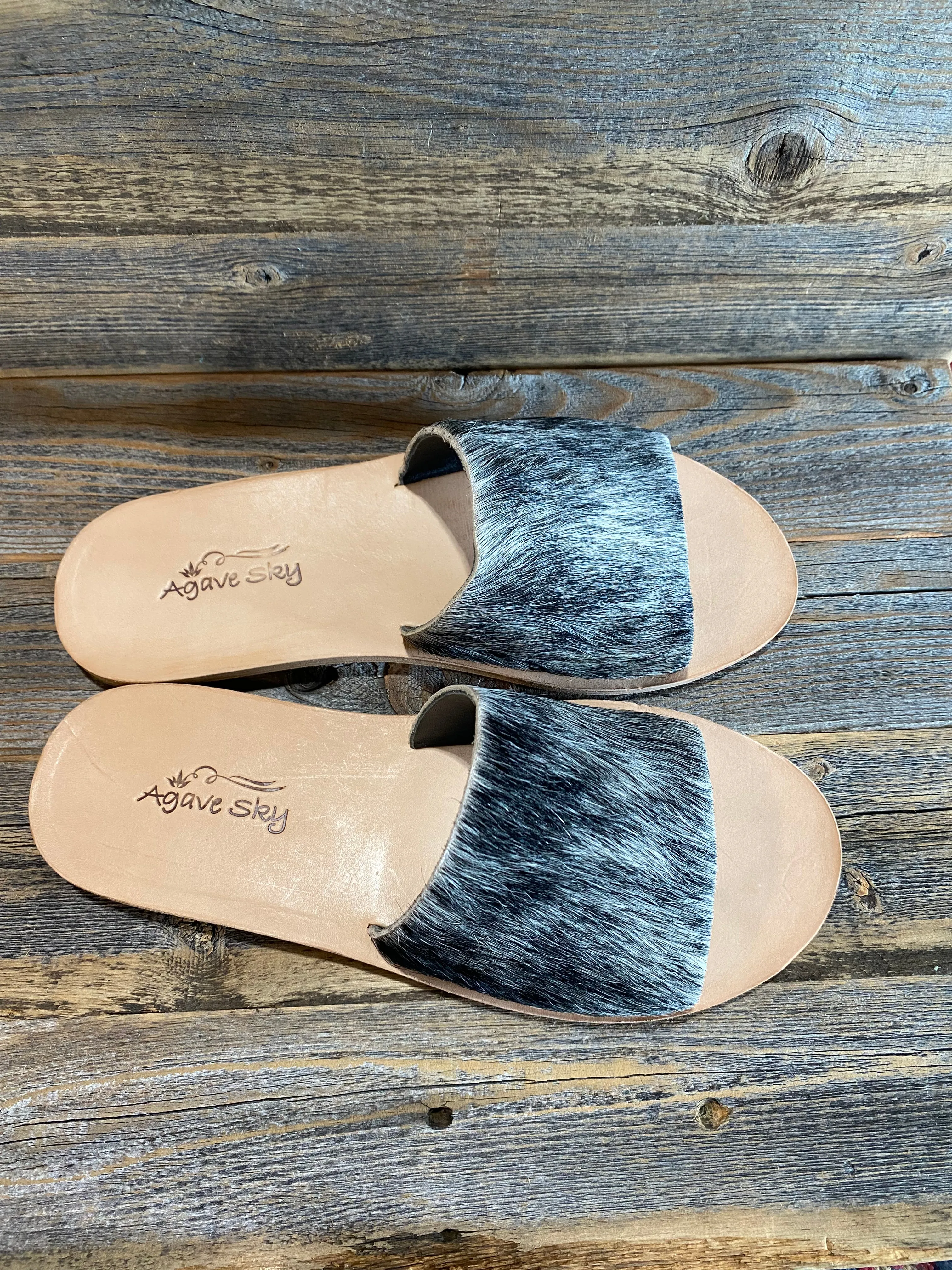 Cowhide Flats - Salt & Pepper