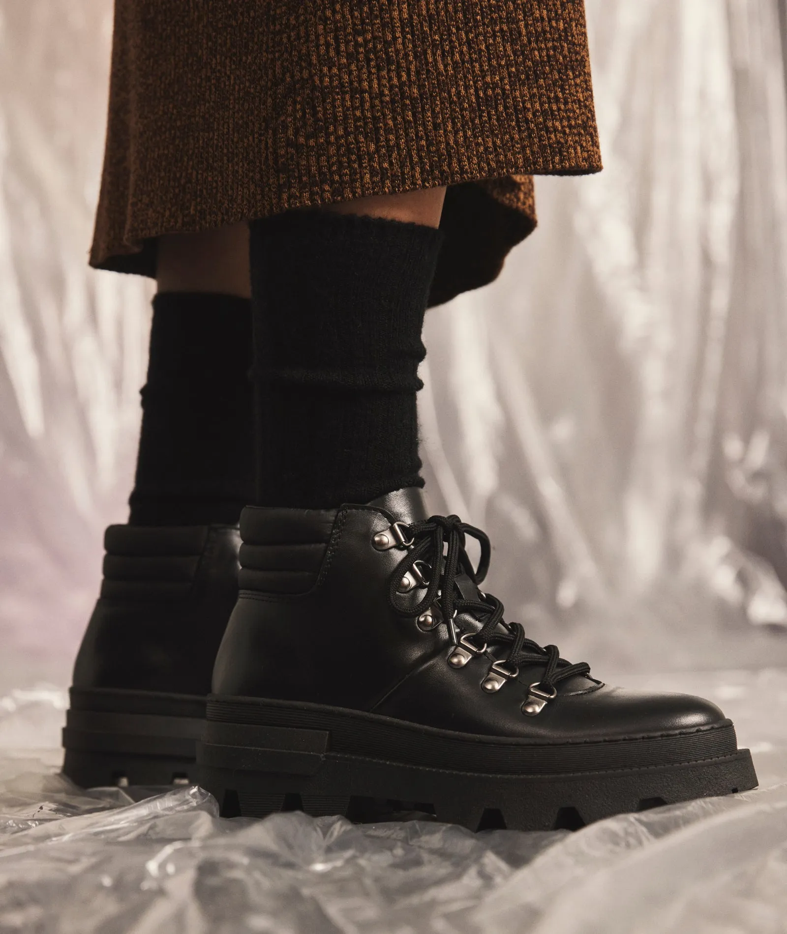 Nelly Lace-Up - Black Leather